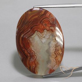 33.61ct 자연스러운 다색 벽옥, 타원형, 투명한