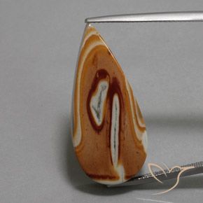18.58ct 자연스러운 다색 벽옥, 배 모양, 불투명체