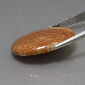 20.59캐럿 천연 다색 벽옥, 타원형 컷, 불투명체