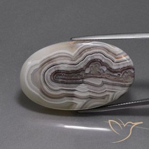 38.55ct 자연스러운 다색 벽옥, 타원형, 불투명체