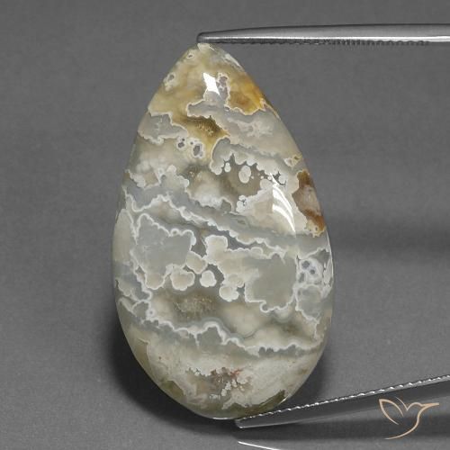 25.00ct 자연스러운 다색 벽옥, 배 모양, 불투명체