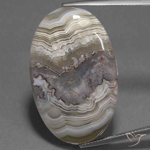 29.99ct 자연스러운 다색 벽옥, 타원형, 불투명체