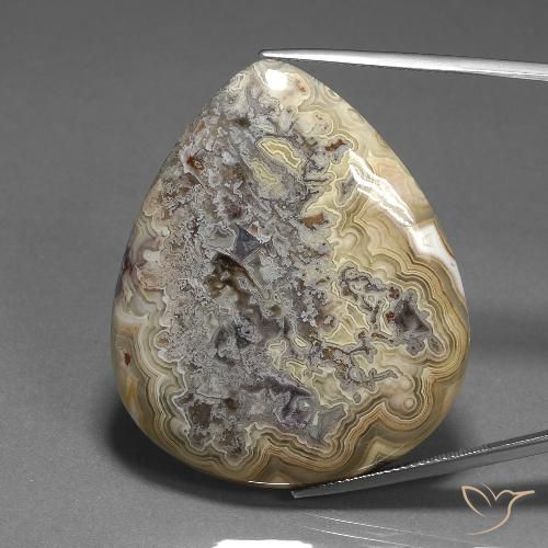 62.40ct 자연스러운 다색 벽옥, 배 모양, 불투명체