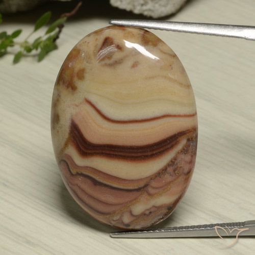 24.13ct 자연스러운 다색 벽옥, 타원형, 불투명체