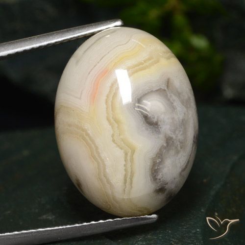 16.46ct 자연스러운 다색 벽옥, 타원형, 불투명체