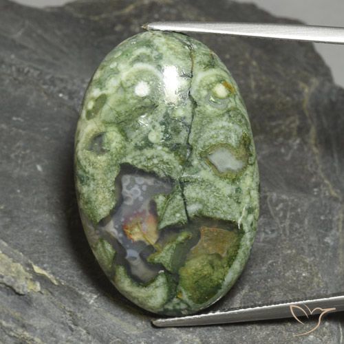 30.57ct 자연스러운 다색 벽옥, 타원형, 불투명체