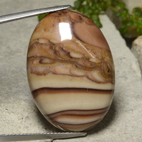 26.59캐럿 천연 다색 벽옥, 타원형 컷, 불투명체