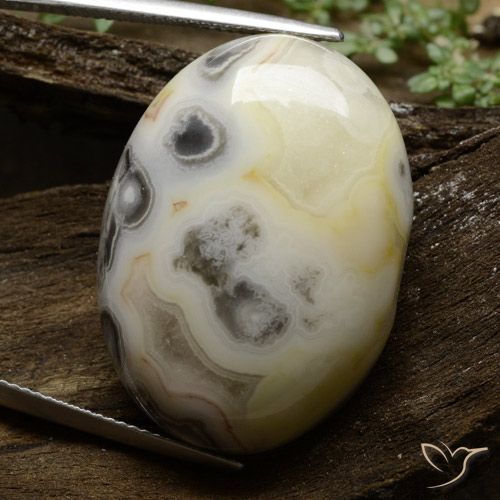 45.18ct 자연스러운 다색 벽옥, 타원형, 불투명체