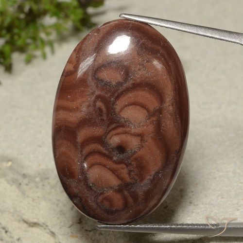 26.85ct 자연스러운 다색 벽옥, 타원형, 불투명체