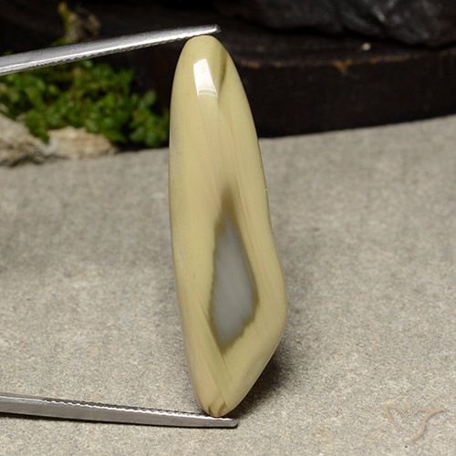 17.76ct 자연스러운 다색 벽옥, 팬시한, 불투명체