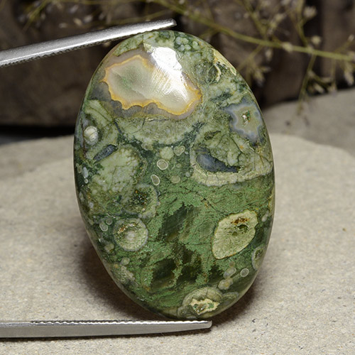 28.73캐럿 천연 다색 벽옥, 타원형 컷, 불투명체