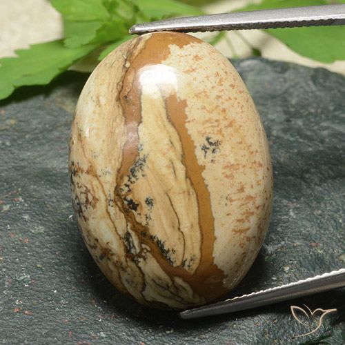 36.65ct 자연스러운 다색 벽옥, 타원형, 불투명체