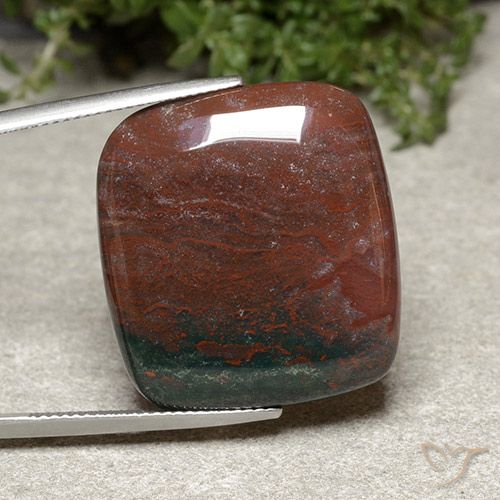 30.25ct 자연스러운 다색 벽옥, 방석, 불투명체