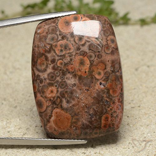 30.35ct 자연스러운 다색 벽옥, 방석, 불투명체