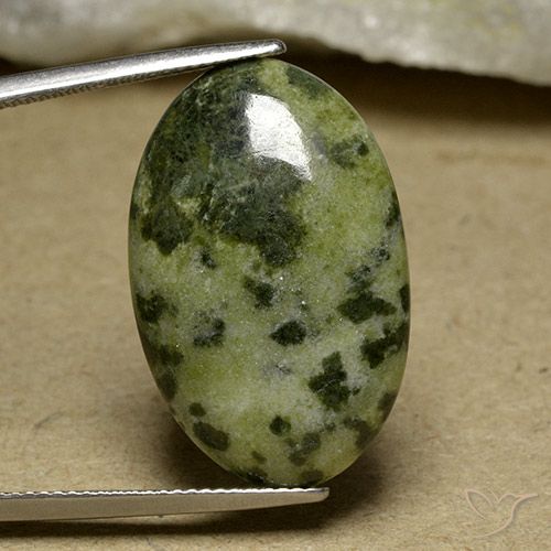 17.99ct 자연스러운 다색 벽옥, 타원형, 불투명체