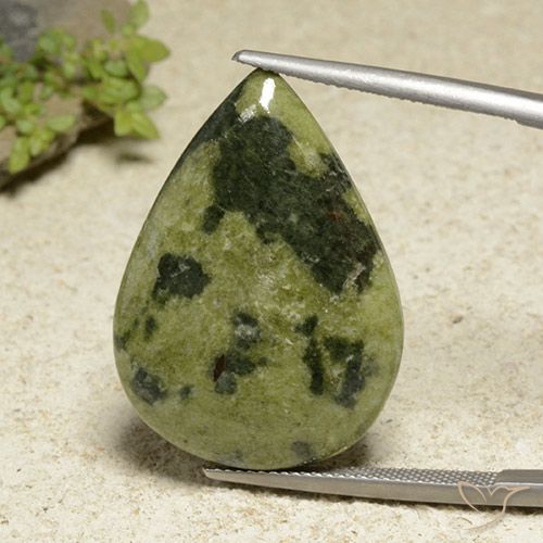 25.25ct 자연스러운 다색 벽옥, 배 모양, 불투명체
