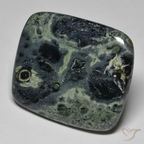 35.95ct 자연스러운 다색 벽옥, 방석, 불투명체