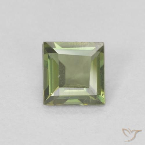 0.26ct 자연스러운 Medium Dark-Green 코너루파인, 정사각형, VVS-VS