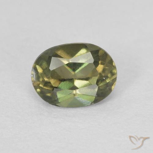 0.27ct 자연스러운 따뜻한 포레스트 그린 코너루파인, 타원형, VVS