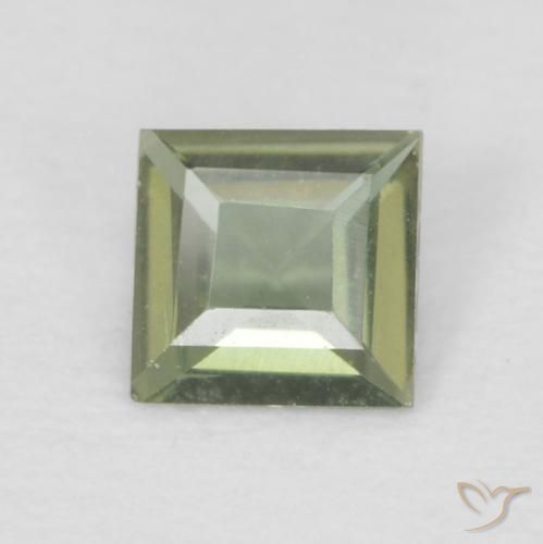 0.13ct 자연스러운 Medium Dark-Green 코너루파인, 정사각형, VVS