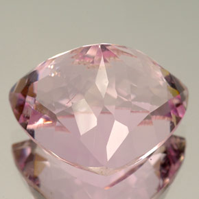 19.97캐럿 천연 핑크 쿤자이트, 트릴리언, 18.4×15.1 mm, VVS