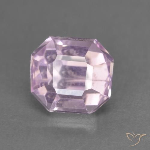 1.59ct 자연스러운 베리 라이트 로얄 핑크 쿤자이트, 에메랄드 컷, VS-SI
