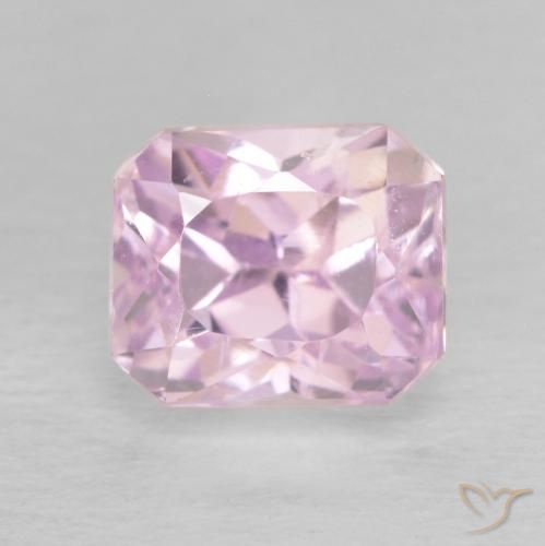 1.71ct 자연스러운 라이트 핑크 쿤자이트, 에메랄드 컷, VS