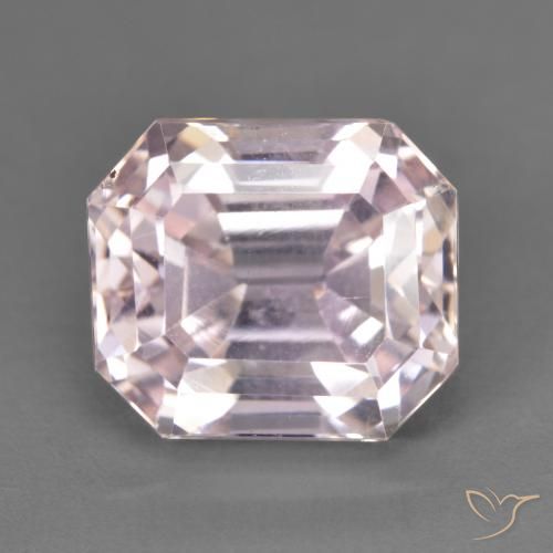 5.69ct 자연스러운 플라밍고 핑크 쿤자이트, 에메랄드 컷, VS