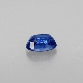 0.69캐럿 천연 딥 블루 카이아나이트, 타원형 컷, 6.1×4.1 mm, SI
