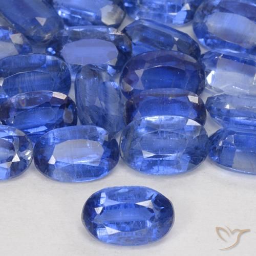 0.69ct 자연스러운 수레국화 블루 카이아나이트, 타원형, SI