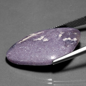 27.59캐럿 천연 바이올렛 레피돌라이트, 멋진 모양, 31.9×22.9 mm, 불투명체