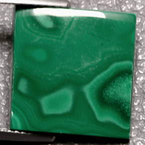 11.01캐럿 천연 여러 가지 빛깔의 녹색 말라카이트, 바게트, 15.1×14.7 mm, 불투명체