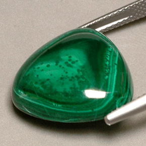 22.53캐럿 천연 여러 가지 빛깔의 녹색 말라카이트, 트릴리언, 17.3×17.2 mm, 불투명체