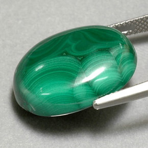 29.39캐럿 천연 여러 가지 빛깔의 녹색 말라카이트, 타원형 컷, 20.4×16.3 mm, 불투명체