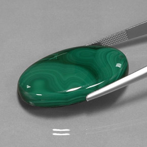 55.31캐럿 천연 여러 가지 빛깔의 녹색 말라카이트, 타원형 컷, 33.2×22.2 mm, 불투명체
