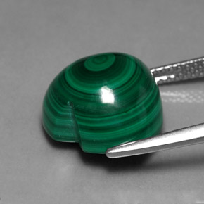 12.10캐럿 천연 여러 가지 빛깔의 녹색 말라카이트, 하트 모양, 12.9×12.8 mm, 불투명체