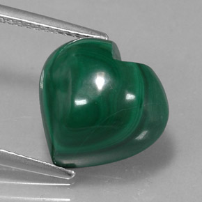 10.48캐럿 천연 여러 가지 빛깔의 녹색 말라카이트, 하트 모양, 13.1×12.7 mm, 불투명체