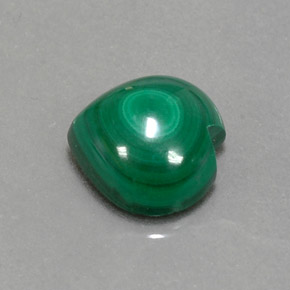4.73캐럿 천연 여러 가지 빛깔의 녹색 말라카이트, 하트 모양, 10.1×9.7 mm, 불투명체