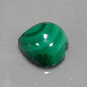 4.59캐럿 천연 여러 가지 빛깔의 녹색 말라카이트, 하트 모양, 9.8×9.7 mm, 불투명체