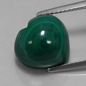 7.66캐럿 천연 여러 가지 빛깔의 녹색 말라카이트, 하트 모양, 11.1×10.8 mm, 불투명체