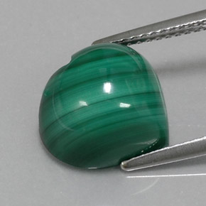 8.67캐럿 천연 여러 가지 빛깔의 녹색 말라카이트, 하트 모양, 11.9×11.6 mm, 불투명체