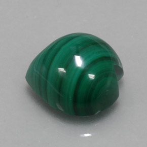 8.67캐럿 천연 여러 가지 빛깔의 녹색 말라카이트, 하트 모양, 11.9×11.6 mm, 불투명체