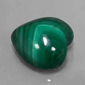 11.69캐럿 천연 여러 가지 빛깔의 녹색 말라카이트, 하트 모양, 13.1×13.1 mm, 불투명체