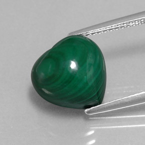 7.65캐럿 천연 여러 가지 빛깔의 녹색 말라카이트, 하트 모양, 11×10.9 mm, 불투명체