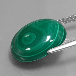 21.79캐럿 천연 여러 가지 빛깔의 녹색 말라카이트, 타원형 컷, 18.1×15.2 mm, 불투명체