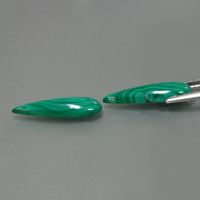 캐럿 천연 여러 가지 빛깔의 녹색 말라카이트 보석, 배 모양, 18×4.8 mm, 불투명체