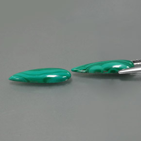 캐럿 천연 여러 가지 빛깔의 녹색 말라카이트 보석, 배 모양, 17.8×5.1 mm, 불투명체