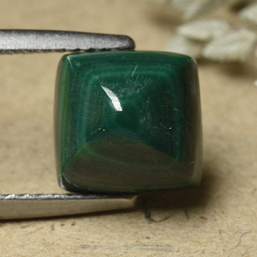 6.82ct 자연스러운 파인 그린 공작석, 정사각형, 불투명체