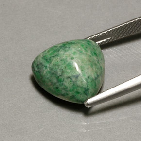 12.16캐럿 천연 그린 마우싯싯, 트릴리언, 14×13.9 mm, 불투명체