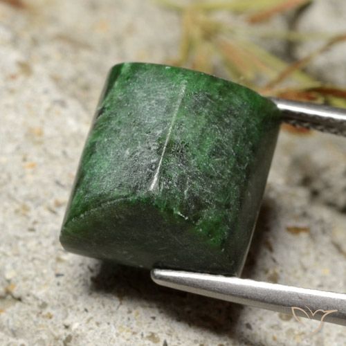 9.77ct 자연스러운 짙은 녹색 앉아-앉아, 바게트, 불투명체